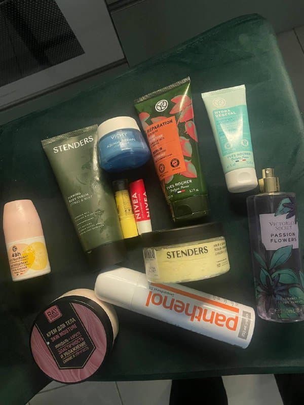 Средства для ухода за кожей и телом, кремы, сыворотки, скраб, антиперспирант