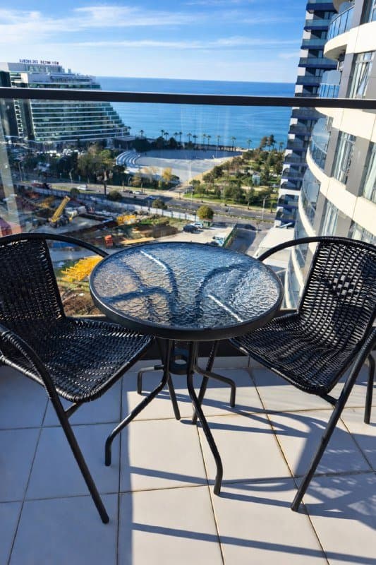 Комплект мебели на балкон: стол и два стула