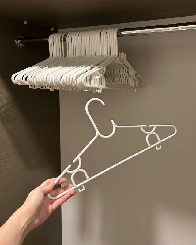 вешалки белые 40 штук