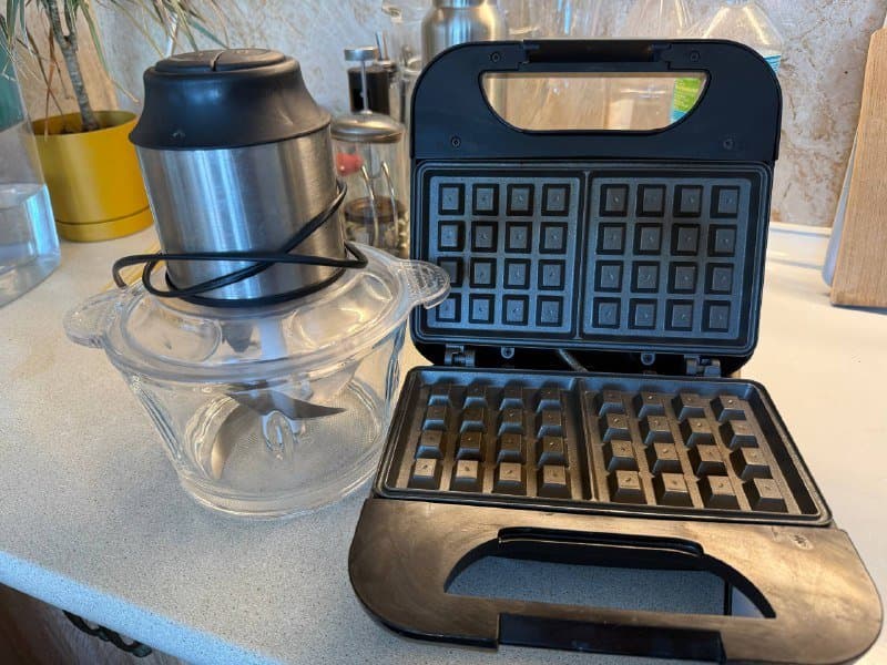 Кухонный комбайн, вафельница kiwi