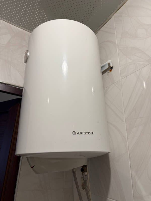 Водонагреватель Ariston 100 литров