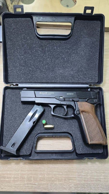 Страйкбольный сигнальный пистолет Blow Magnum Call 9mm