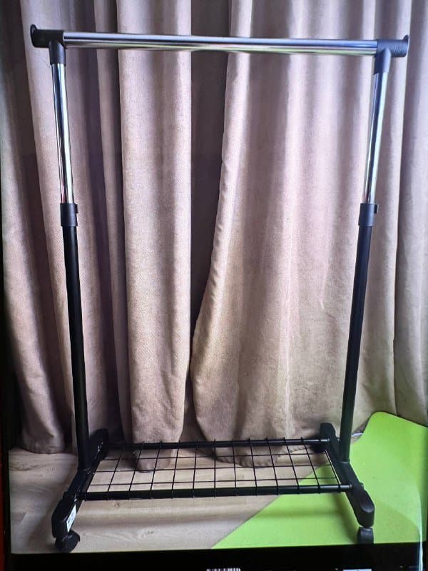 Вешалка напольная регулируемая