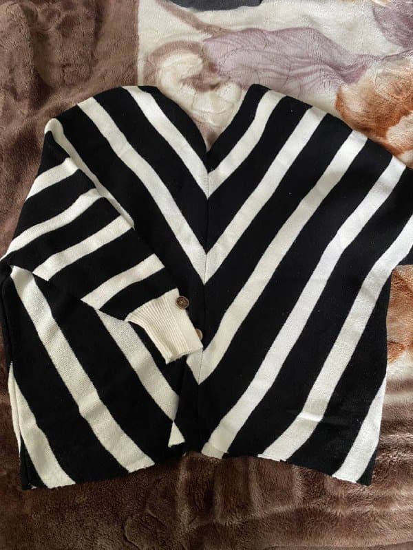 ΠΠ΅Π½ΡΠΊΠΈΠΉ ΡΠ²ΠΈΡΠ΅Ρ ΡΠ΅ΡΠ½ΠΎ-Π±Π΅Π»ΡΠΉ Π² ΠΏΠΎΠ»ΠΎΡΠΊΡ ΡΠ°Π·ΠΌΠ΅Ρ M-L