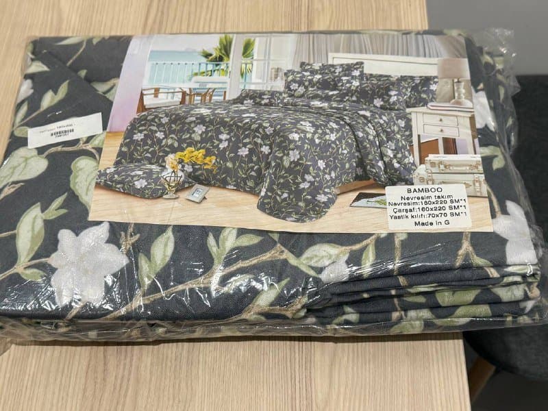 Постельное белье пододеяльник, простынь, две наволочки