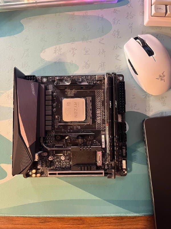 Материнская плата Gigabyte, Процессор AMD Ryzen 7 5800X, ОЗУ Kingston Fury 32 ГБ