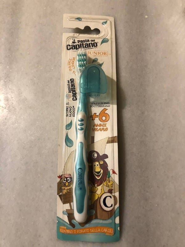 Детская зубная щётка с защитным колпачком 6-12 лет