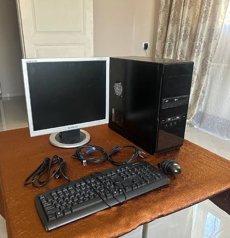 ΠΠΎΠΌΠΏΡΡΡΠ΅Ρ Ρ ΠΌΠΎΠ½ΠΈΡΠΎΡΠΎΠΌ 19 Π΄ΡΠΉΠΌΠΎΠ², ΠΊΠ»Π°Π²ΠΈΠ°ΡΡΡΠΎΠΉ ΠΈ ΠΌΡΡΠΊΠΎΠΉ