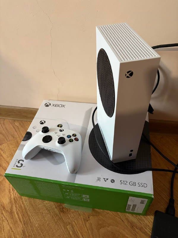 Xbox Series S Ρ ΠΊΠΎΡΠΎΠ±ΠΊΠΎΠΉ