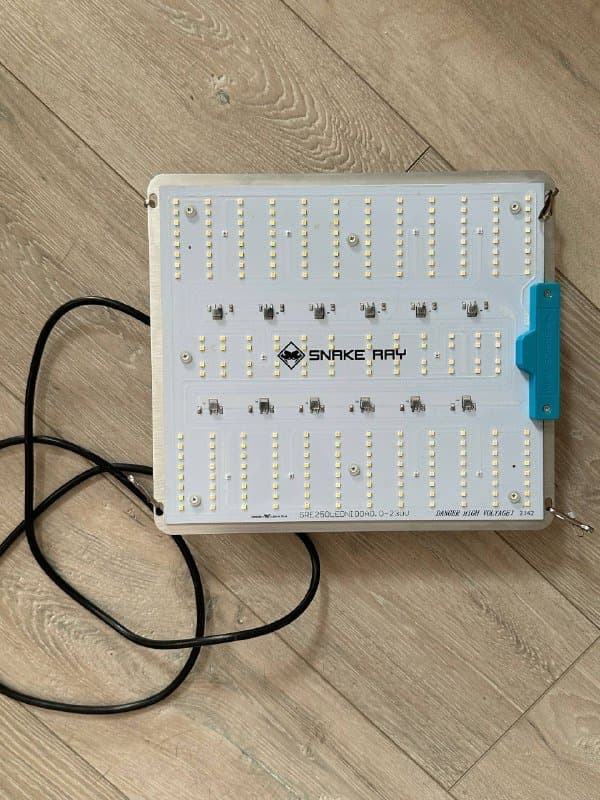 LED лампа для растений Snake Ray 100W