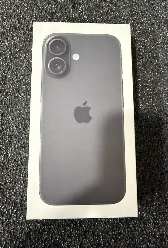 iPhone 16 128 ГБ чёрного цвета