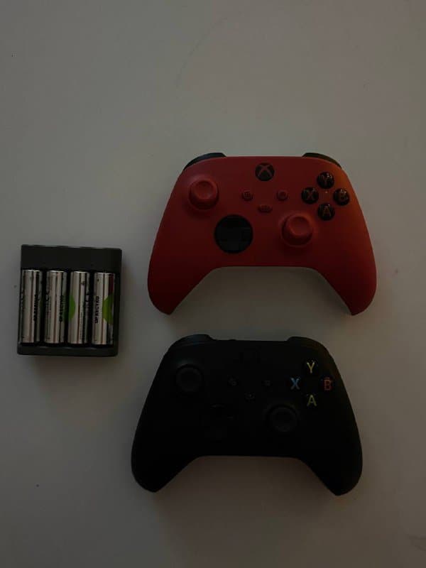 XBox Series S геймпады 2 шт и зарядное устройство