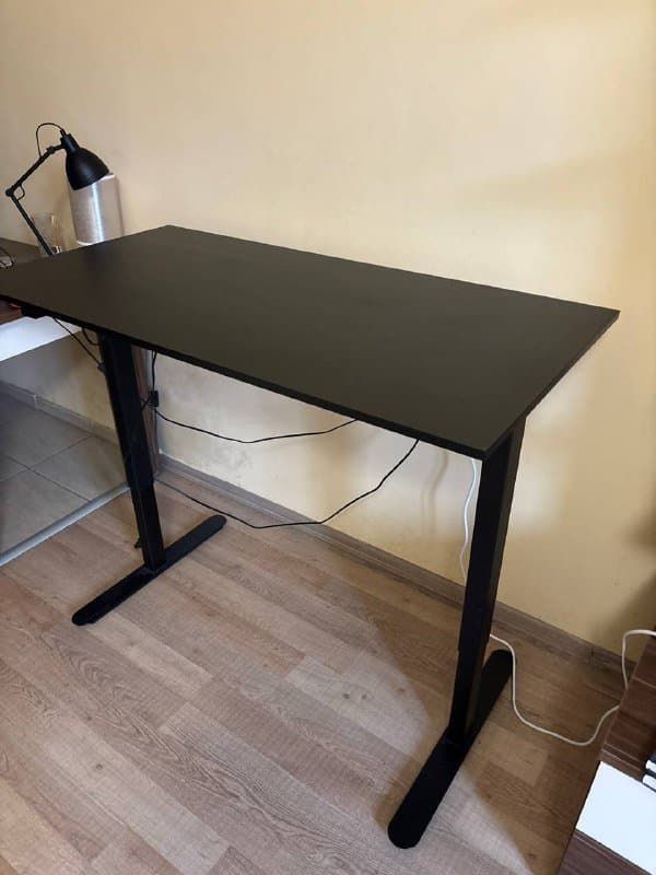 Π‘ΡΠΎΠ» ΠΈΠ· ΡΠ·ΠΊΠ° 140 Π½Π° 80 ΠΏΠΎΠ΄Π½ΠΈΠΌΠ°ΡΡΠΈΠΉΡΡ Π²Π²Π΅ΡΡ
-Π²Π½ΠΈΠ·