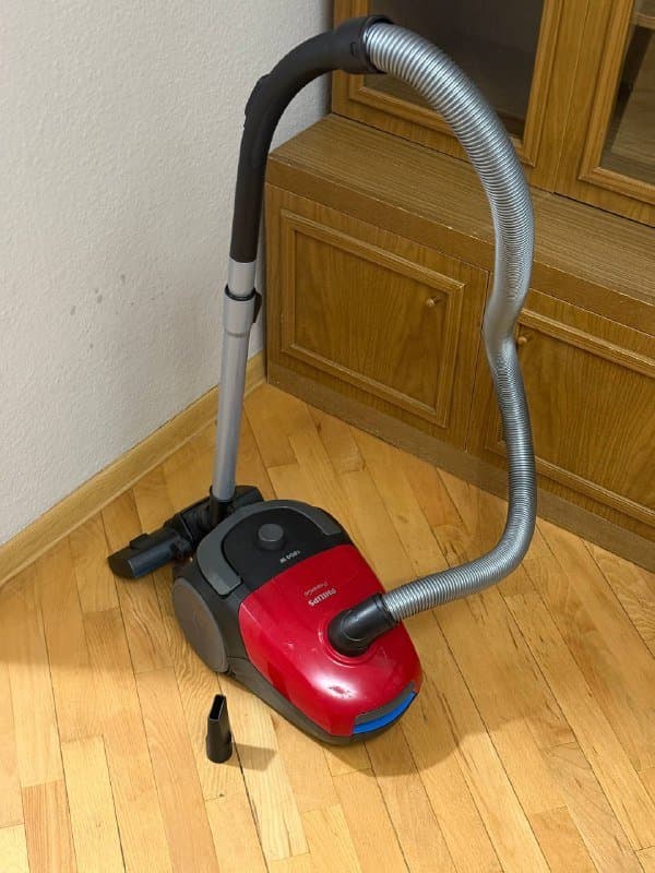 Пылесос Philips с мешком-пылесборником